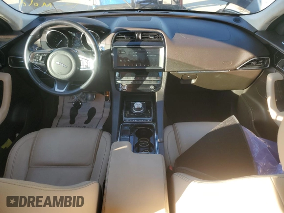 2019 Jaguar F-Pace 25t Prestige z VIN SADCK2GX1KA392655, wystawiony jako Copart lot #45329075 z przebiegiem 92 332 mil mil oraz Nie do naprawy • Non repairable. Historia ofert i sprzedaży dostępna na DreamBid. Obrazek 8.