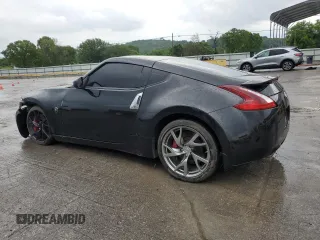 2017 Nissan 370Z z VIN JN1AZ4EH0HM953864, wystawiony jako Copart lot #60071665 z przebiegiem 18 315 mil mil oraz Szkoda całkowita • Salvage title. Historia ofert i sprzedaży dostępna na DreamBid. Obrazek 2.