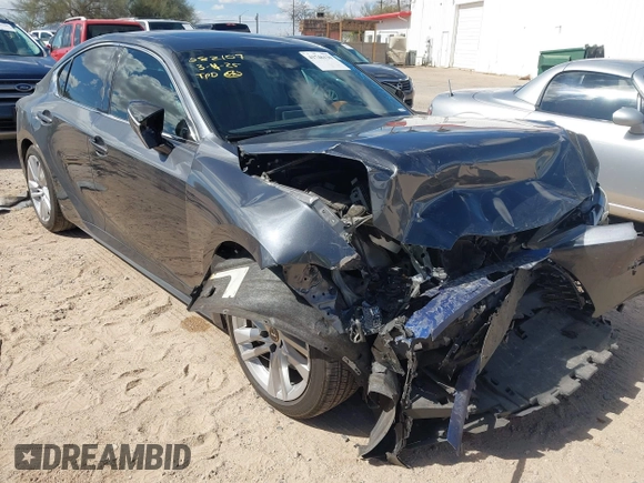 2021 Lexus IS 300 z VIN JTHC81F21M5046836, wystawiony jako IAAI lot #41746130 z przebiegiem 41 806 mil mil oraz . Historia ofert i sprzedaży dostępna na DreamBid. Obrazek 6.
