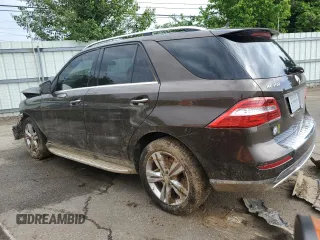 2013 Mercedes-Benz M 350 z VIN 4JGDA5HB1DA122217, wystawiony jako Copart lot #57061955 z przebiegiem 149 858 mil mil oraz Szkoda całkowita • Salvage title. Historia ofert i sprzedaży dostępna na DreamBid. Obrazek 2.