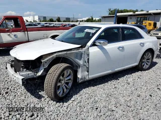 2017 Chrysler 300 C z VIN 2C3CCAEG7HH667904, wystawiony jako Copart lot #64205355 z przebiegiem 169 363 mil mil oraz Szkoda całkowita • Salvage title. Historia ofert i sprzedaży dostępna na DreamBid. Obrazek 1.