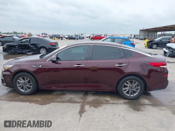 2020 Kia Optima LX z VIN 5XXGT4L37LG402118, wystawiony jako IAAI lot #42137289 z przebiegiem 47 646 mil mil oraz . Historia ofert i sprzedaży dostępna na DreamBid. Obrazek 14.