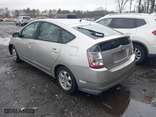 2005 Toyota Prius with VIN JTDKB22U957026061, listed as a IAAI auction lot 41984149 with 188,700 mi miles. Bid and sale history available at carsss.com. Image 3.