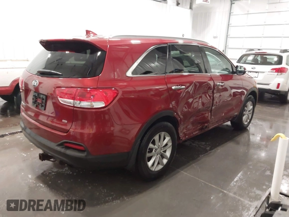 2016 Kia Sorento LX with VIN 5XYPGDA39GG162823, listed as a IAAI auction lot 41744061 with 95,195 mi miles. Bid and sale history available at carsss.com. Image 4.
