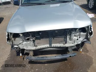 2003 Toyota Tacoma z VIN 5TENL42N63Z169165, wystawiony jako IAAI lot #42156261 z przebiegiem 106 813 mil mil oraz . Historia ofert i sprzedaży dostępna na DreamBid. Obrazek 6.