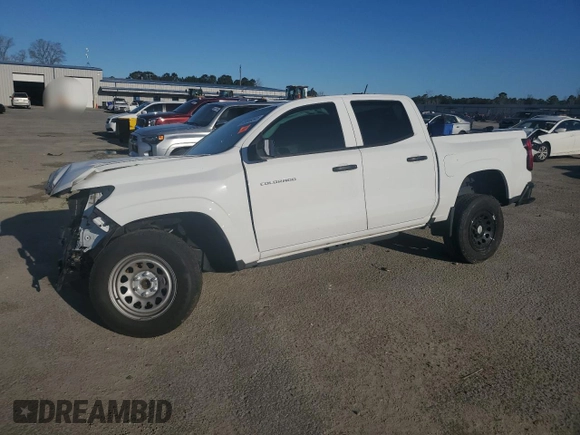 2024 Chevrolet Colorado 2WD Work Truck z VIN 1GCGSBECXR1181297, wystawiony jako Copart lot #49969345 z przebiegiem Nie podano mil oraz Szkoda całkowita • Salvage title. Historia ofert i sprzedaży dostępna na DreamBid. Obrazek 1.