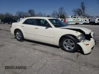 2005 Chrysler 300 with VIN 2C3JA43R65H621284, listed as a Copart auction lot 52372225 with 139,417 mi miles and Salvage Title. Bid and sale history available at carsss.com. Image 4.