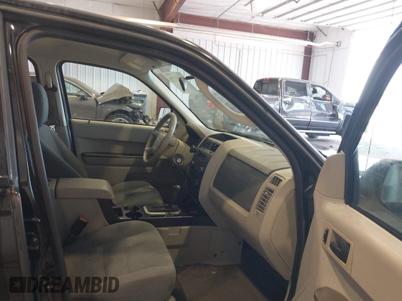 2009 Ford Escape XLS with VIN 1FMCU027X9KC99165, listed as a IAAI auction lot 42565928 with 179,177 mi miles and . Bid and sale history available at DreamBid. Image 5.