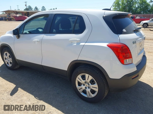 2015 Chevrolet Trax LS with VIN KL7CJKSB2FB191807, listed as a IAAI auction lot 42012852 with 89,214 mi miles. Bid and sale history available at carsss.com. Image 3.