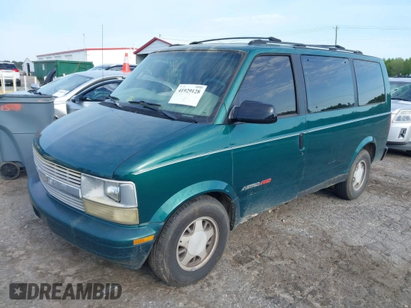 2000 Chevrolet Astro with VIN 1GNEL19W6YB156223, listed as a IAAI auction lot 41929128 with 149,052 mi miles. Bid and sale history available at carsss.com. Image 2.