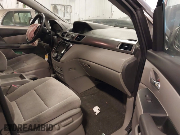 2016 Honda Odyssey SE with VIN 5FNRL5H38GB039652, listed as a IAAI auction lot 41985520 with Not Provided miles and . Bid and sale history available at DreamBid. Image 5.