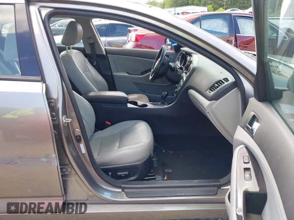 2013 Kia Optima EX z VIN 5XXGN4A73DG246046, wystawiony jako IAAI lot #42196691 z przebiegiem 82 840 mil mil oraz . Historia ofert i sprzedaży dostępna na DreamBid. Obrazek 5.