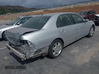 2004 Lexus LS 430 z VIN JTHBN36F140172016, wystawiony jako IAAI lot #42128428 z przebiegiem 242 204 mil mil oraz . Historia ofert i sprzedaży dostępna na DreamBid. Obrazek 4.