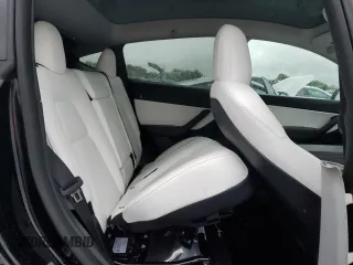 2022 Tesla Model Y Long Range z VIN 7SAYGDEE0NF327147, wystawiony jako Copart lot #58422885 z przebiegiem 39 021 mil mil oraz Szkody całkowita. Historia ofert i sprzedaży dostępna na DreamBid. Obrazek 10.