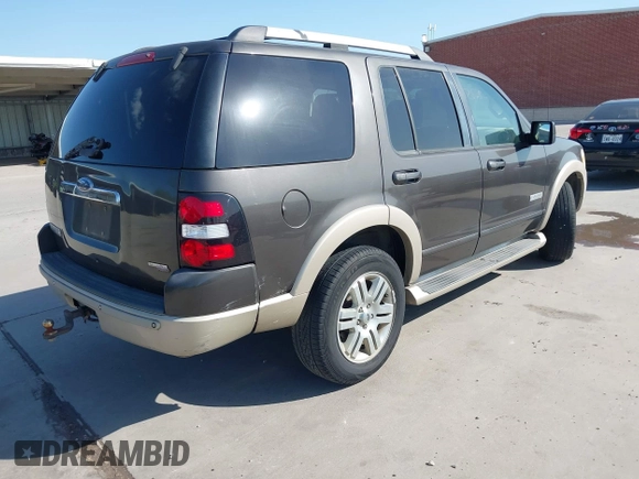 2006 Ford Explorer z VIN 1FMEU64E56UB52663, wystawiony jako IAAI lot #42002830 z przebiegiem 199 847 mil mil oraz . Historia ofert i sprzedaży dostępna na DreamBid. Obrazek 4.