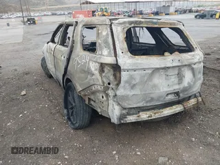 2019 Ford Explorer XLT z VIN 1FM5K7D82KGA09524, wystawiony jako IAAI lot #42397174 z przebiegiem Nie podano mil oraz . Historia ofert i sprzedaży dostępna na DreamBid. Obrazek 3.