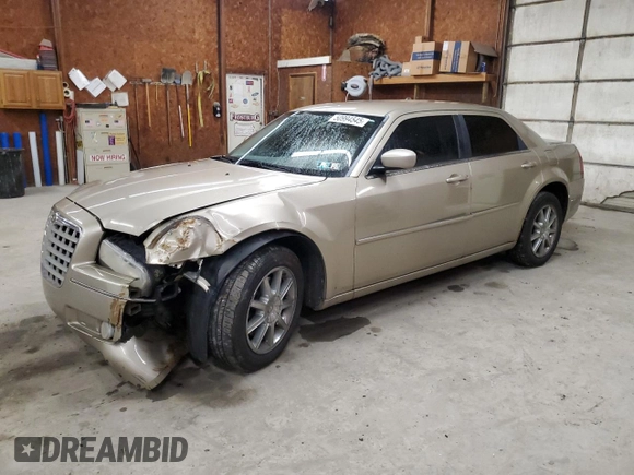 2009 Chrysler 300 z VIN 2C3KK53V69H586188, wystawiony jako Copart lot #50994545 z przebiegiem 157 861 mil mil oraz Szkoda całkowita • Salvage title. Historia ofert i sprzedaży dostępna na DreamBid. Obrazek 1.