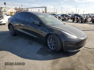 2023 Tesla Model 3 z VIN 5YJ3E1EA6PF546643, wystawiony jako Copart lot #49953555 z przebiegiem 29 549 mil mil oraz Szkoda całkowita • Salvage title. Historia ofert i sprzedaży dostępna na DreamBid. Obrazek 4.