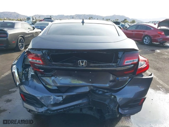 2020 Honda Clarity Plug-In Hybrid Touring with VIN JHMZC5F33LC000136, listed as a IAAI auction lot 41418652 with 48,035 mi miles. Bid and sale history available at carsss.com. Image 6.