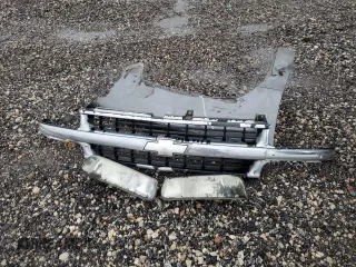 2001 Chevrolet Suburban LS with VIN 3GNEC16T31G203148, listed as a Copart auction lot 42713955 with 323,762 mi miles and Salvage Title. Bid and sale history available at carsss.com. Image 13.
