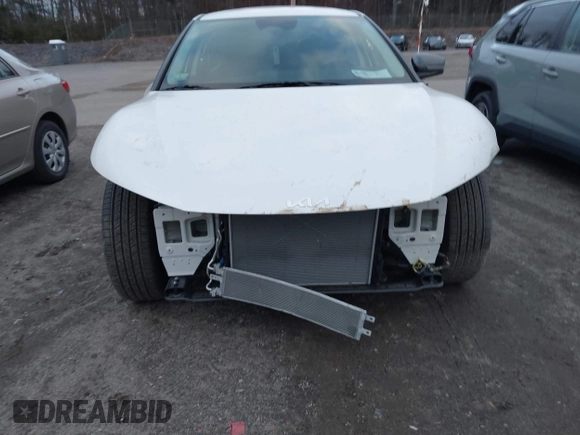 2024 Kia EV6 Light Long Range z VIN KNDC3DLC9R5175820, wystawiony jako IAAI lot #41149548 z przebiegiem 5 930 mil mil oraz . Historia ofert i sprzedaży dostępna na DreamBid. Obrazek 12.