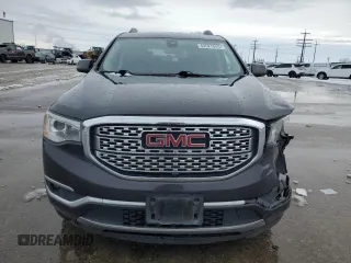 2017 GMC Acadia Denali z VIN 1GKKNXLSXHZ326755, wystawiony jako Copart lot #43527645 z przebiegiem 142 043 mil mil oraz Szkoda całkowita • Salvage title. Historia ofert i sprzedaży dostępna na DreamBid. Obrazek 5.