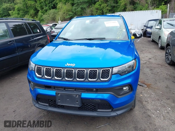 2024 Jeep Compass Latitude with VIN 3C4NJDBN9RT606397, listed as a IAAI auction lot 42533102 with 30,835 mi miles and . Bid and sale history available at DreamBid. Image 12.