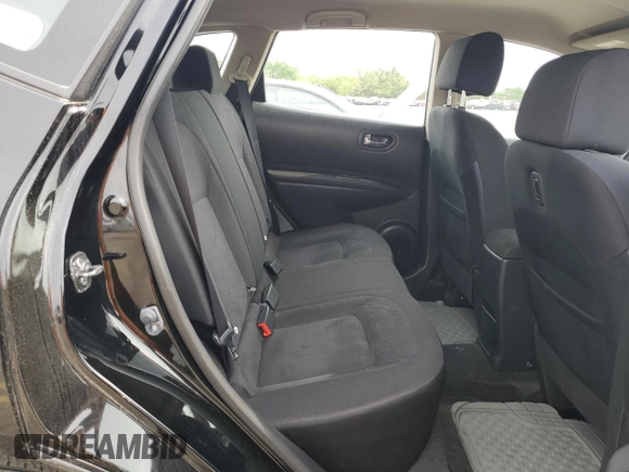 2015 Nissan Rogue S z VIN JN8AS5MV9FW260988, wystawiony jako Copart lot #82910494 z przebiegiem 104 086 mil mil oraz Szkody całkowita. Historia ofert i sprzedaży dostępna na DreamBid. Obrazek 10.