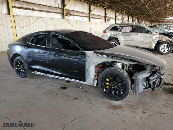2018 Tesla Model S 75D with VIN 5YJSA1E28JF246349, listed as a Copart auction lot 79475314 with 95,077 mi miles and Salvage Title. Bid and sale history available at carsss.com. Image 4.