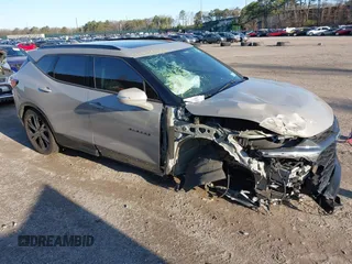 2021 Chevrolet Blazer RS z VIN 3GNKBKRS1MS524220, wystawiony jako IAAI lot #41954163 z przebiegiem 68 759 mil mil oraz . Historia ofert i sprzedaży dostępna na DreamBid. Obrazek 1.