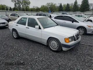 1992 Mercedes-Benz 190 z VIN WDBDA29D3NF993013, wystawiony jako Copart lot #55794035 z przebiegiem 181 833 mil mil oraz Szkoda całkowita • Salvage title. Historia ofert i sprzedaży dostępna na DreamBid. Obrazek 4.