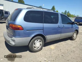 2000 Toyota Sienna LE with VIN 4T3ZF13C8YU296717, listed as a Copart auction lot 62715203 with 165,869 mi miles and Salvage Title. Bid and sale history available at carsss.com. Image 3.