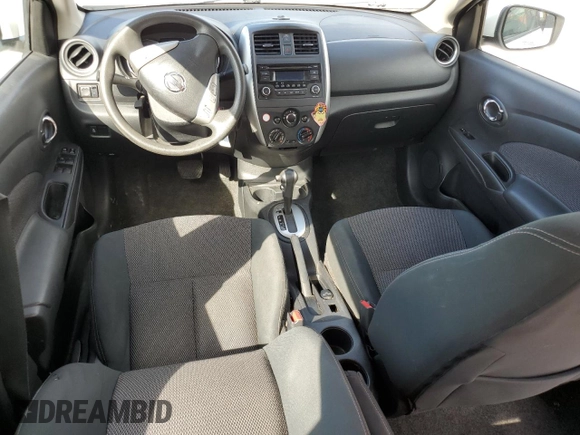 2016 Nissan Versa SV z VIN 3N1CN7AP0GL846535, wystawiony jako Copart lot #61387085 z przebiegiem 61 680 mil mil oraz Czysty tytuł • Clean title. Historia ofert i sprzedaży dostępna na DreamBid. Obrazek 8.