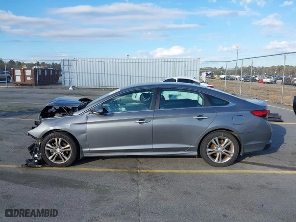 2019 Hyundai Sonata Sport with VIN 5NPE34AF6KH814179, listed as a IAAI auction lot 41787096 with 121,460 mi miles. Bid and sale history available at carsss.com. Image 14.
