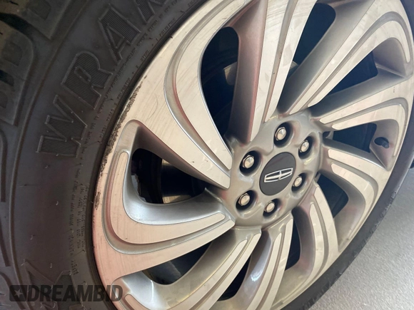 2022 Lincoln Navigator Reserve with VIN 5LMJJ2LT1NEL15170, listed as a IAAI auction lot 42832728 with 45,470 mi miles and . Bid and sale history available at DreamBid. Image 30.