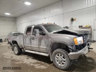 2013 GMC Sierra 2500HD SLE with VIN 1GT220C89DZ157015, listed as a Copart auction lot 45725595 with 120,440 mi miles and Salvage Title. Bid and sale history available at carsss.com. Image 4.