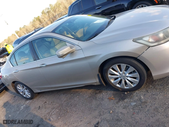 2015 Honda Accord Sedan EX-L with VIN 1HGCR2F8XFA010793, listed as a IAAI auction lot 41780141 with 204,031 mi miles. Bid and sale history available at carsss.com. Image 13.