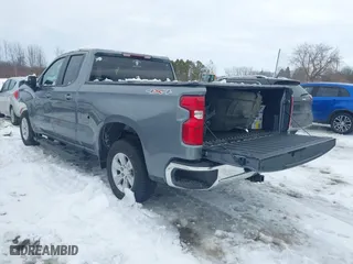 2019 Chevrolet Silverado 1500 LT with VIN 1GCRYDED2KZ308384, listed as a IAAI auction lot 41596693 with 61,162 mi miles. Bid and sale history available at carsss.com. Image 3.