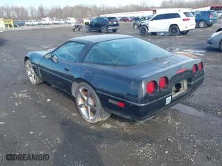 1992 Chevrolet Corvette with VIN 1G1YY23P4N5115915, listed as a IAAI auction lot 41460625 with 1 mi miles. Bid and sale history available at carsss.com. Image 3.