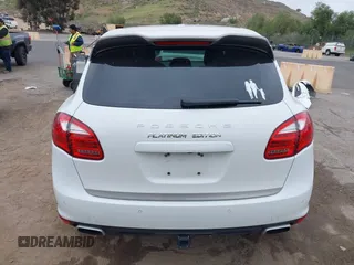 2014 Porsche Cayenne with VIN WP1AA2A27ELA09019, listed as a IAAI auction lot 42068012 with 77,997 mi miles and . Bid and sale history available at DreamBid. Image 17.