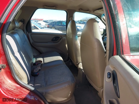 2001 Ford Escape XLS with VIN 1FMYU01171KD93513, listed as a IAAI auction lot 41767869 with 148,940 mi miles. Bid and sale history available at carsss.com. Image 8.