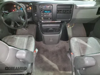 2006 Chevrolet Express Passenger with VIN 1GAHG35U161184548, listed as a Copart auction lot 83356414 with 164,196 mi miles and Clean title. Bid and sale history available at DreamBid. Image 8.