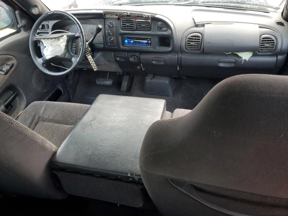 2001 Dodge 1500 z VIN 3B7HC13Z21M257475, wystawiony jako Copart lot #49248635 z przebiegiem 228 198 mil mil oraz Szkoda całkowita • Salvage title. Historia ofert i sprzedaży dostępna na DreamBid. Obrazek 8.