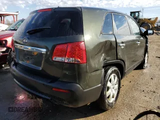 2012 Kia Sorento LX with VIN 5XYKT4A19CG271085, listed as a Copart auction lot 46863945 with 145,472 mi miles and Salvage Title. Bid and sale history available at carsss.com. Image 3.