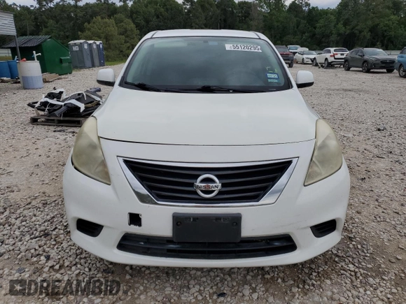 2013 Nissan Versa S Plus z VIN 3N1CN7AP8DL872439, wystawiony jako Copart lot #55120295 z przebiegiem 169 605 mil mil oraz Szkoda całkowita • Salvage title. Historia ofert i sprzedaży dostępna na DreamBid. Obrazek 5.
