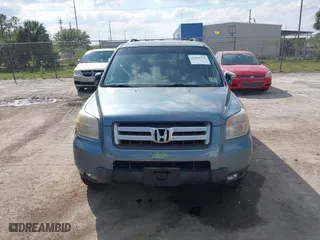 2008 Honda Pilot EX-L with VIN 5FNYF18728B021440, listed as a IAAI auction lot 41804713 with 135,786 mi miles. Bid and sale history available at carsss.com. Image 6.