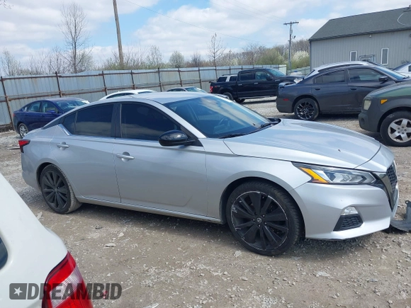 2020 Nissan Altima SR with VIN 1N4BL4CV3LC132192, listed as a IAAI auction lot 41936605 with 105,719 mi miles and . Bid and sale history available at carsss.com. Image 13.