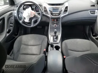 2015 Hyundai Elantra SE z VIN 5NPDH4AE0FH556185, wystawiony jako Copart lot #55722115 z przebiegiem 131 798 mil mil oraz Szkody całkowita. Historia ofert i sprzedaży dostępna na DreamBid. Obrazek 8.