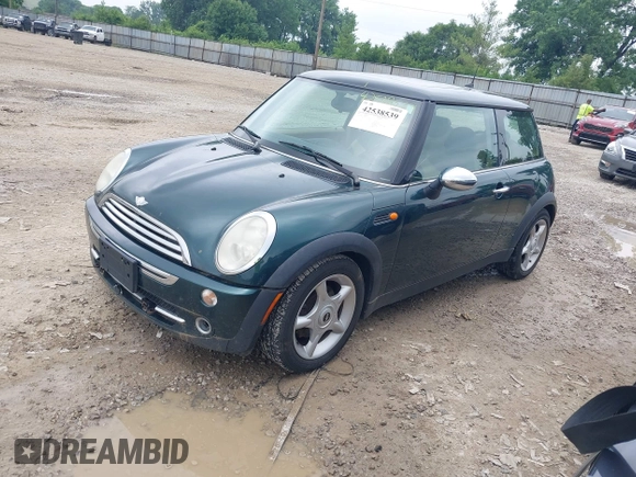 2006 MINI Hardtop with VIN WMWRC33566TK67977, listed as a IAAI auction lot 42538539 with 121,650 mi miles and . Bid and sale history available at DreamBid. Image 2.