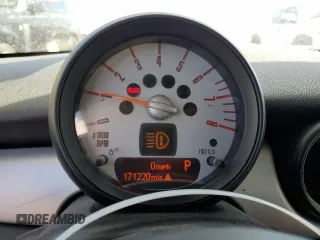 2011 MINI Hardtop z VIN WMWSU3C5XBT093162, wystawiony jako Copart lot #54871315 z przebiegiem 171 220 mil mil oraz Szkody całkowita. Historia ofert i sprzedaży dostępna na DreamBid. Obrazek 9.